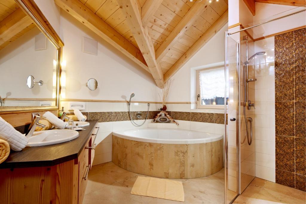 Biohotel Castello Koenigsleiten Dış mekan fotoğraf